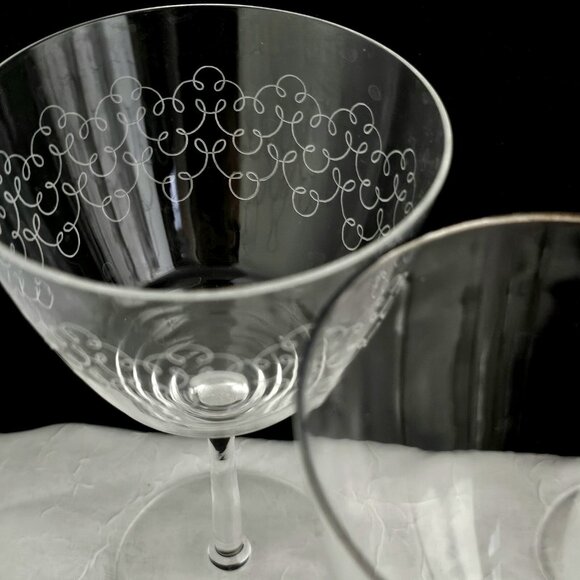 4 Mismatched Vintage Wine Glassware Collection etched mixed cocktail glasses - Picture 5 of 10